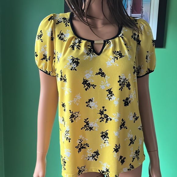 🌻🌻Adrienne Vittadini Short Sleeved Top🌻🌻 - Picture 3 of 8